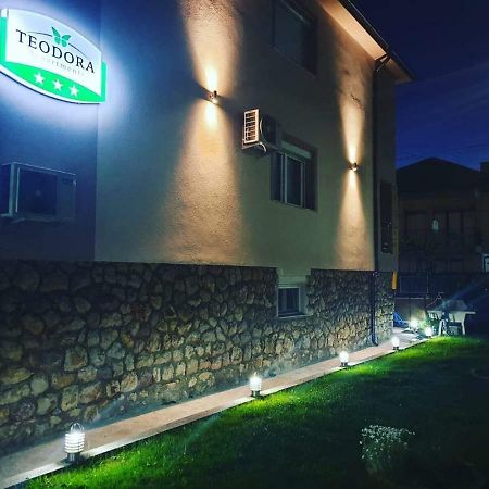 Apartments Teodora Ohrid Esterno foto