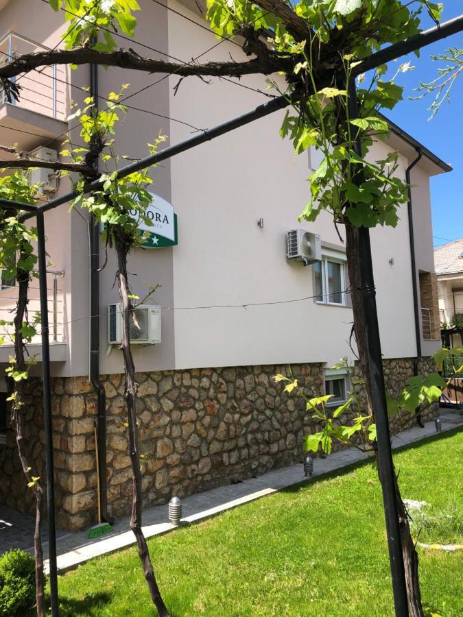 Apartments Teodora Ohrid Esterno foto