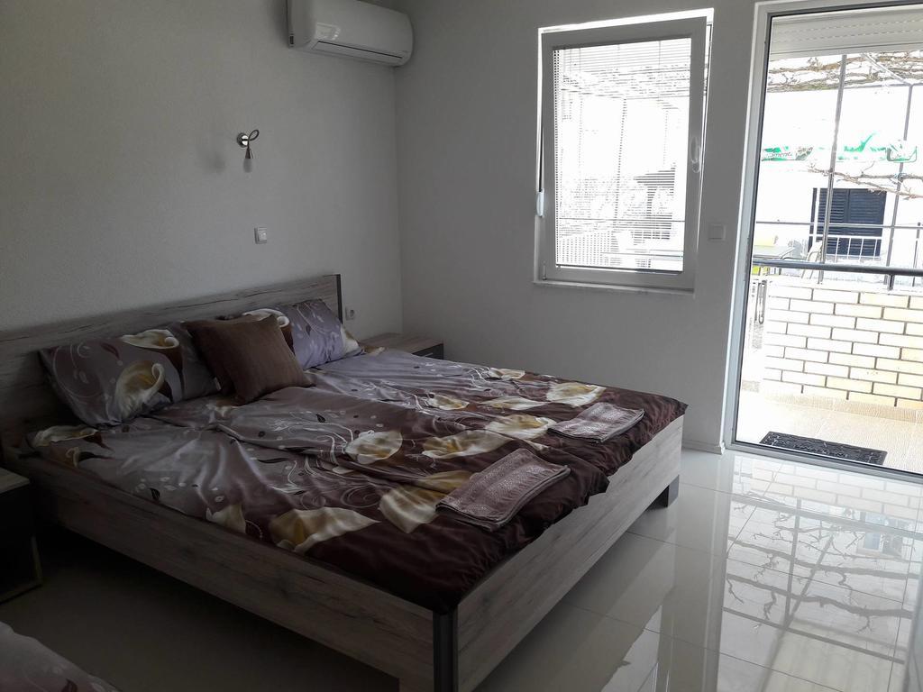 Apartments Teodora Ohrid Esterno foto